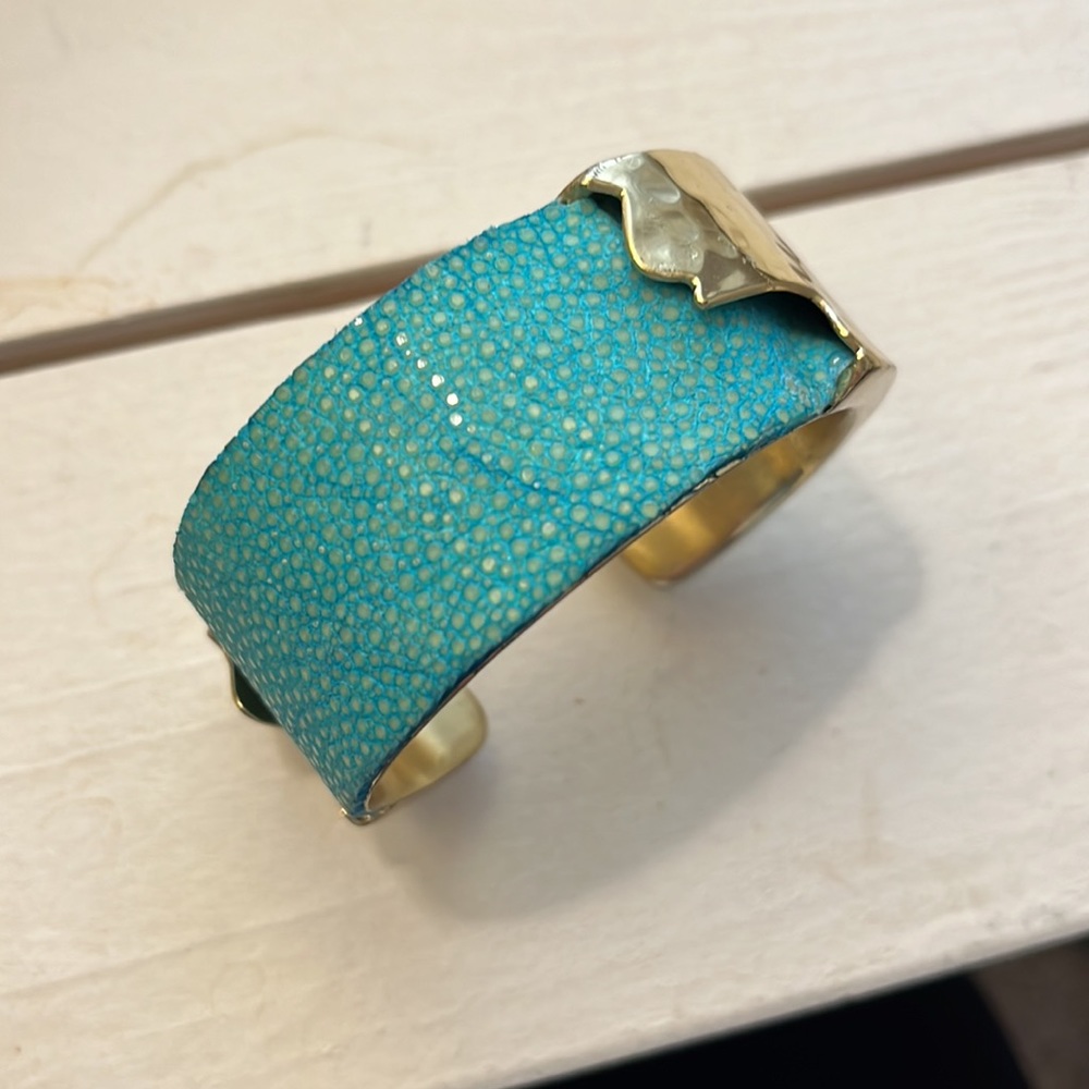Rustic Cuff Dallas Turquoise Cuff - Picture 2 of 5
